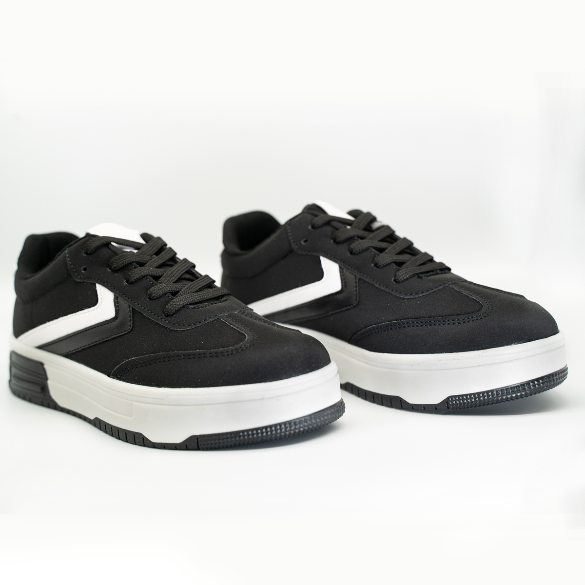 Tenis Con Plataforma Corrida Básico Negro-812