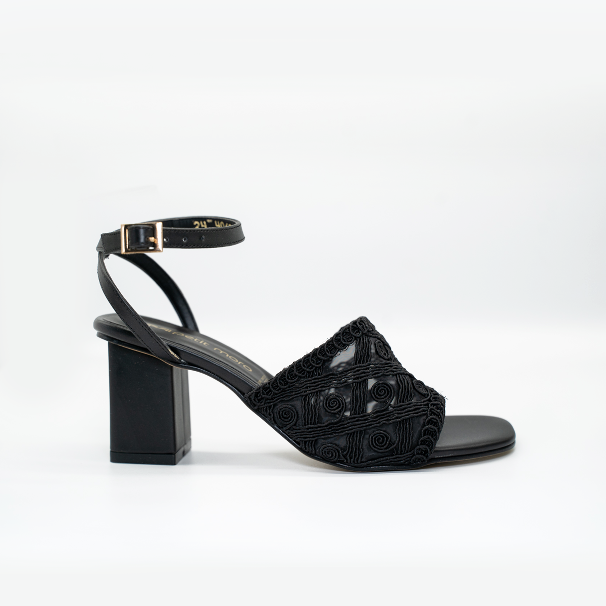 Zapatilla Tacon Ancho Y Cuadrado Con Pulsera Ajustable Negro-26