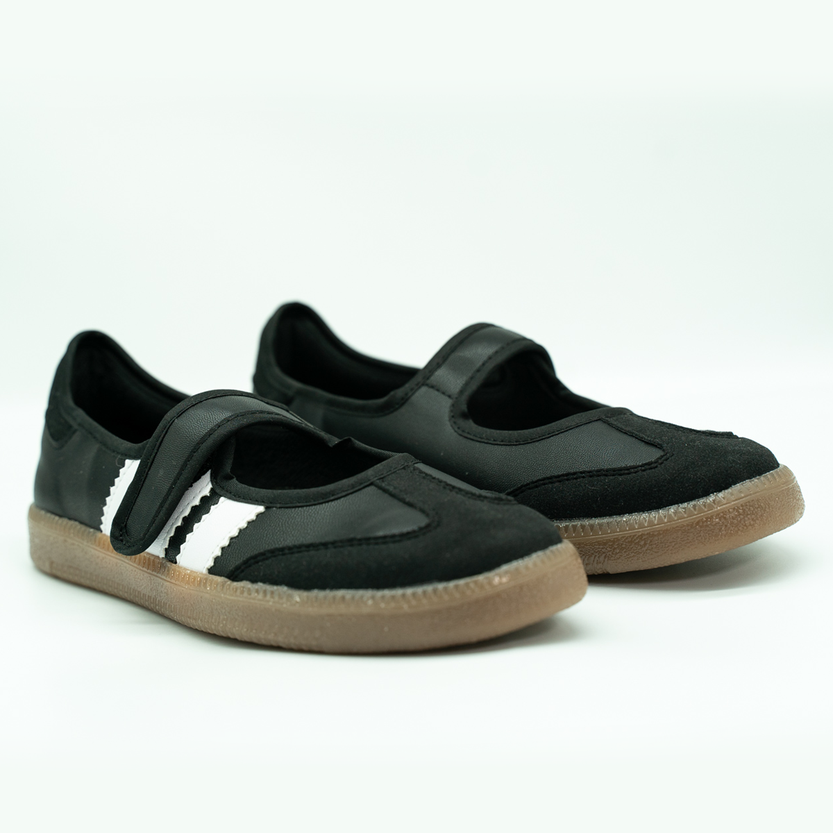 Tenis Casual Tipo Flat Estilo Retro Deportivo Con Broche Ajustable Negro-01