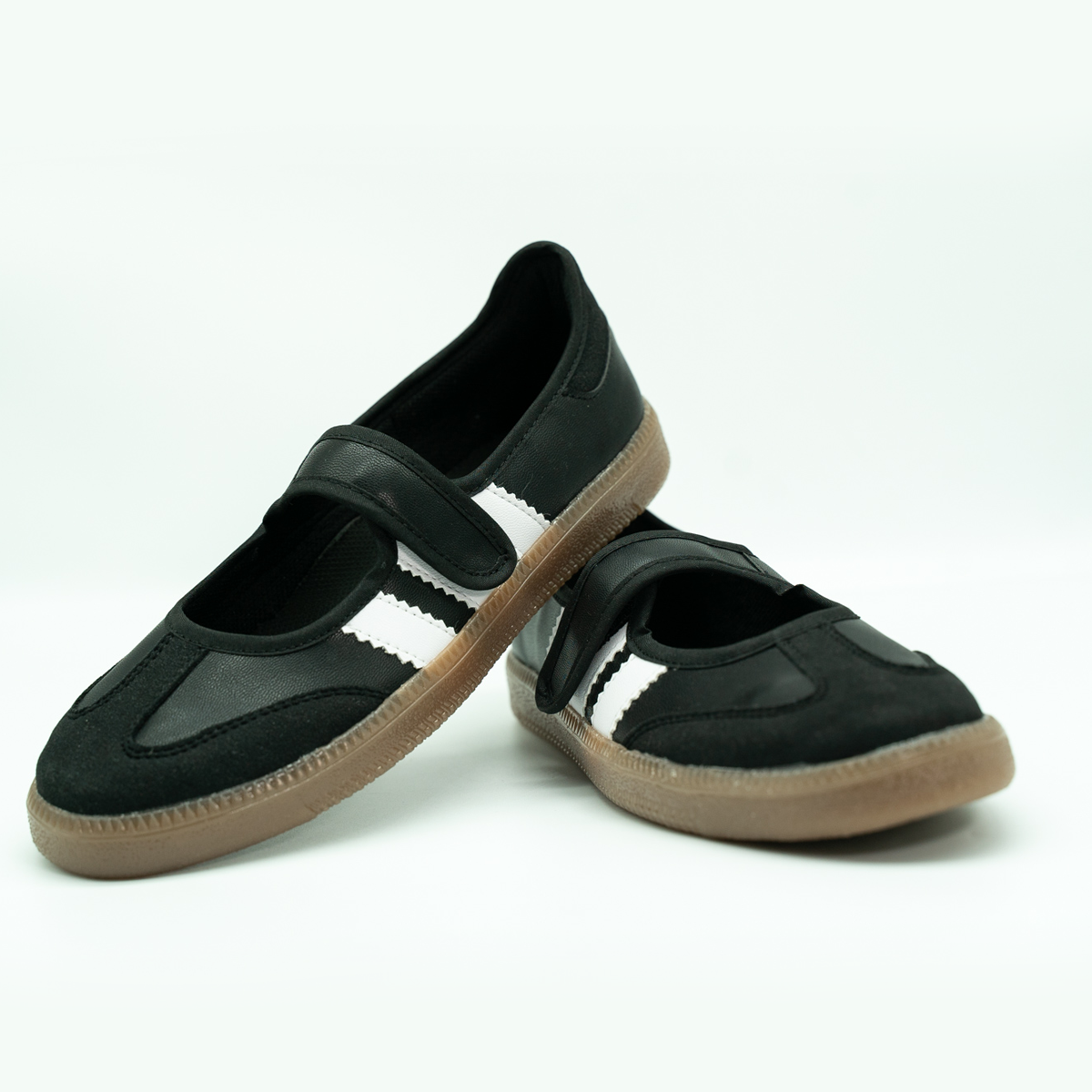 Tenis Casual Tipo Flat Estilo Retro Deportivo Con Broche Ajustable Negro-01