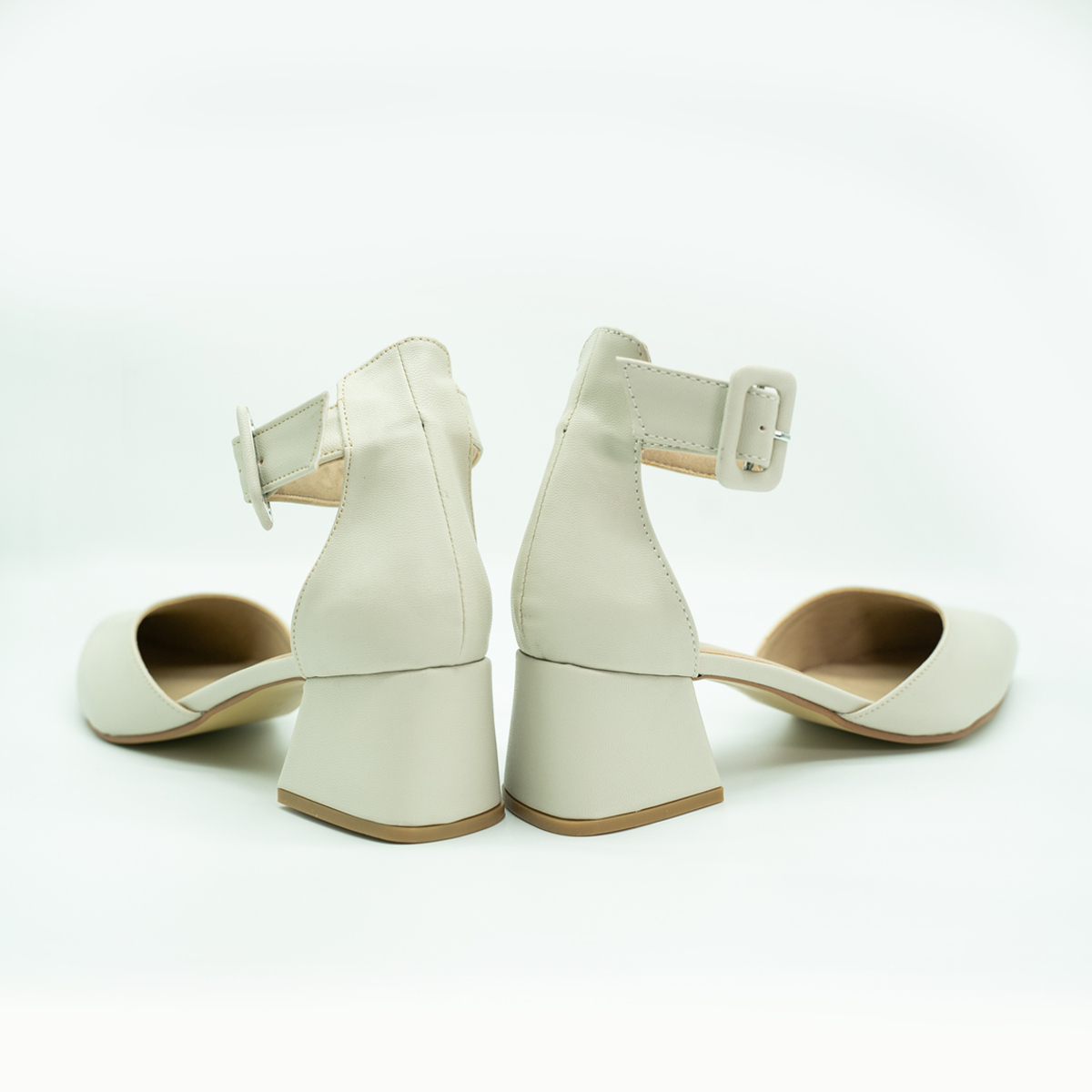 Zapatilla Puntal Básica Con Pulsera Ajustable Latte -20