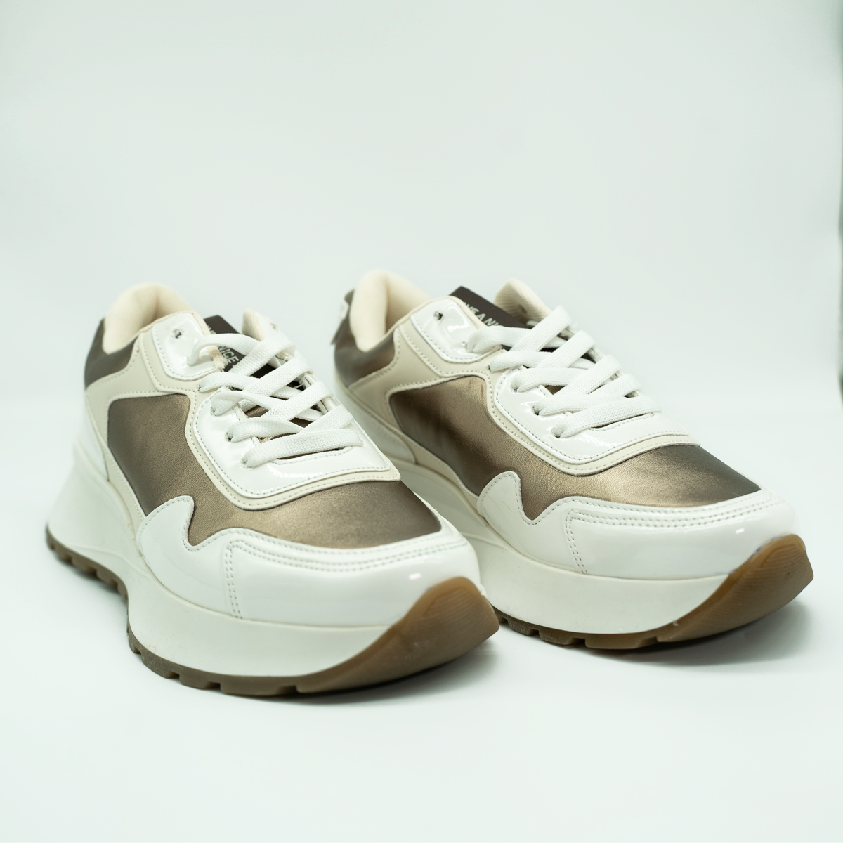 Tenis Antiderrapante Con Plataforma Corrida Básico Latte