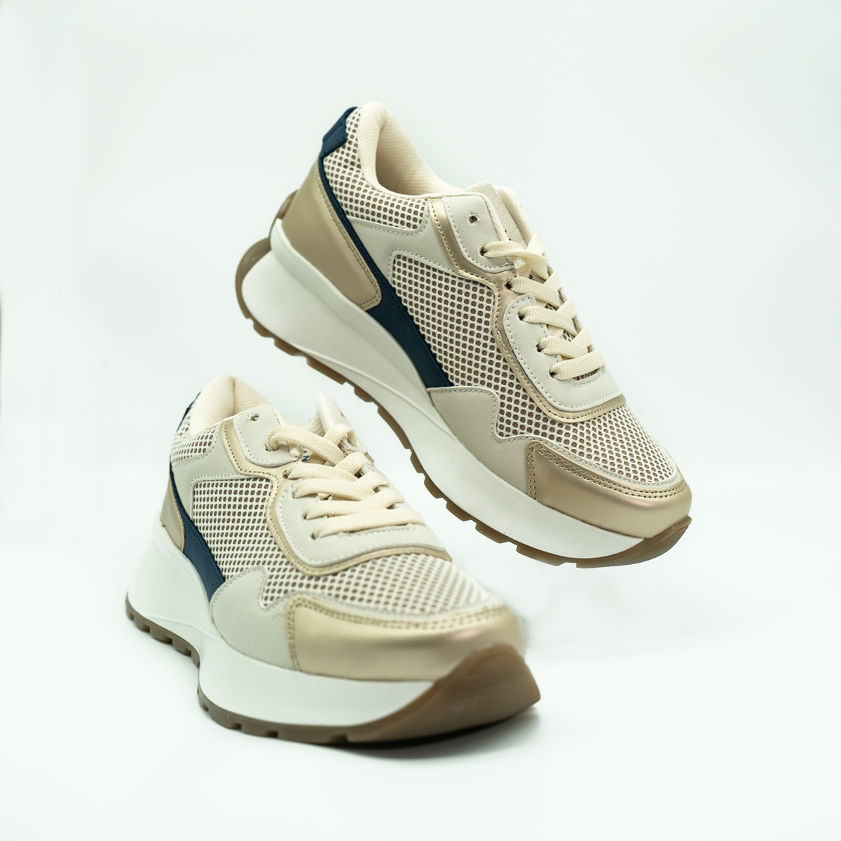 Tenis Con Plataforma Corrida Básico Latte/Marino -72