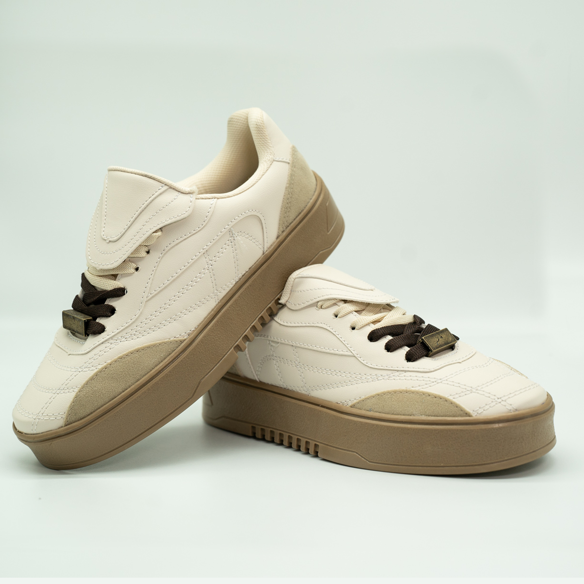 Tenis Con Plataforma Corrida Básico Beige-66
