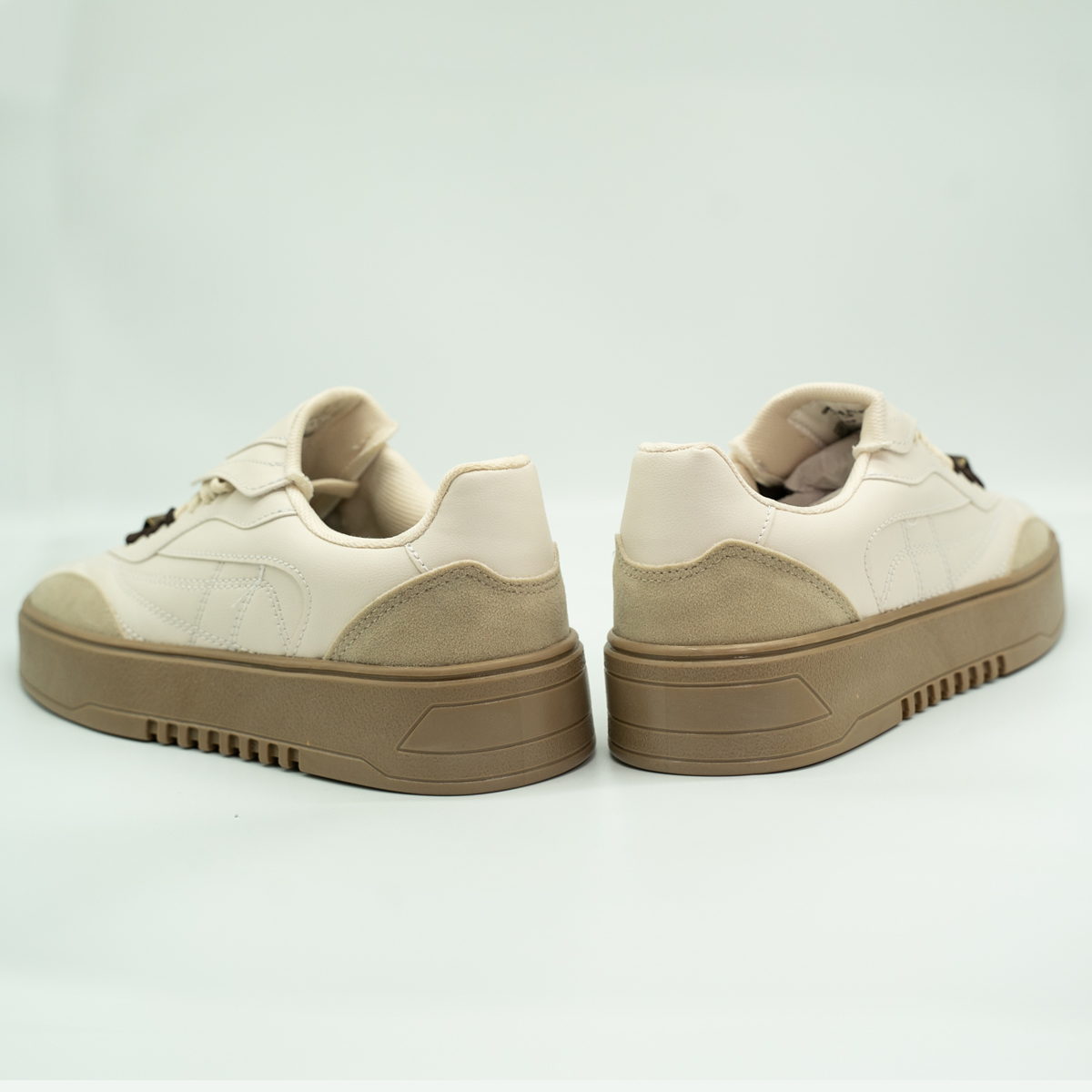 Tenis Con Plataforma Corrida Básico Beige-66