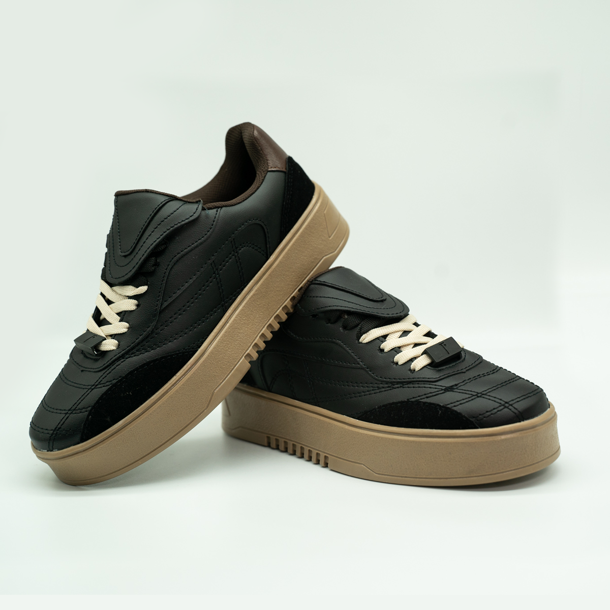 Tenis Con Plataforma Corrida Básico Negro -66