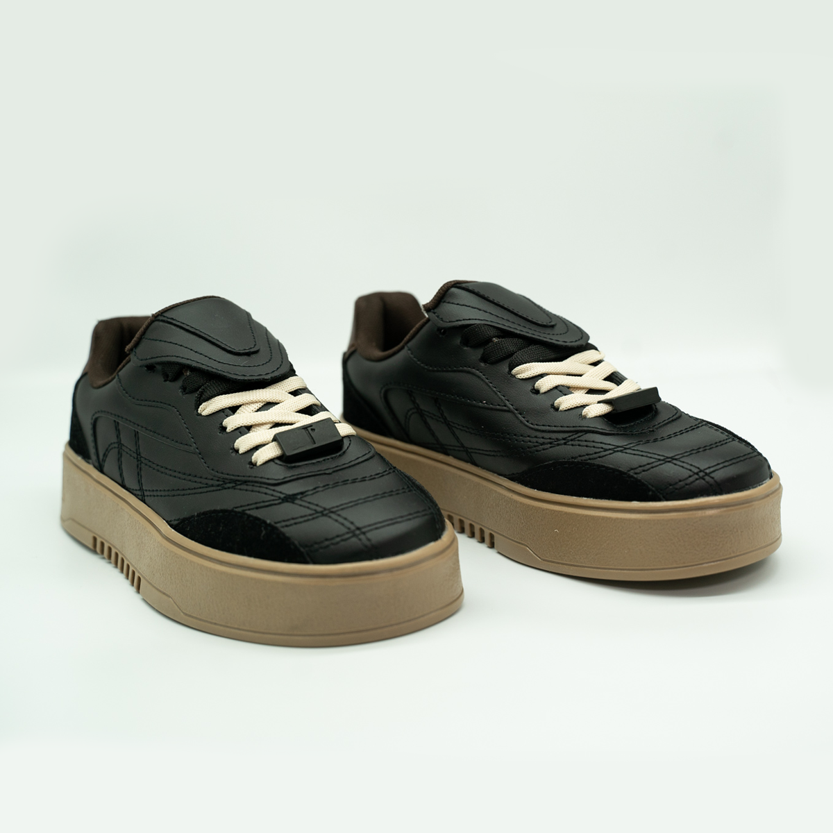 Tenis Con Plataforma Corrida Básico Negro -66