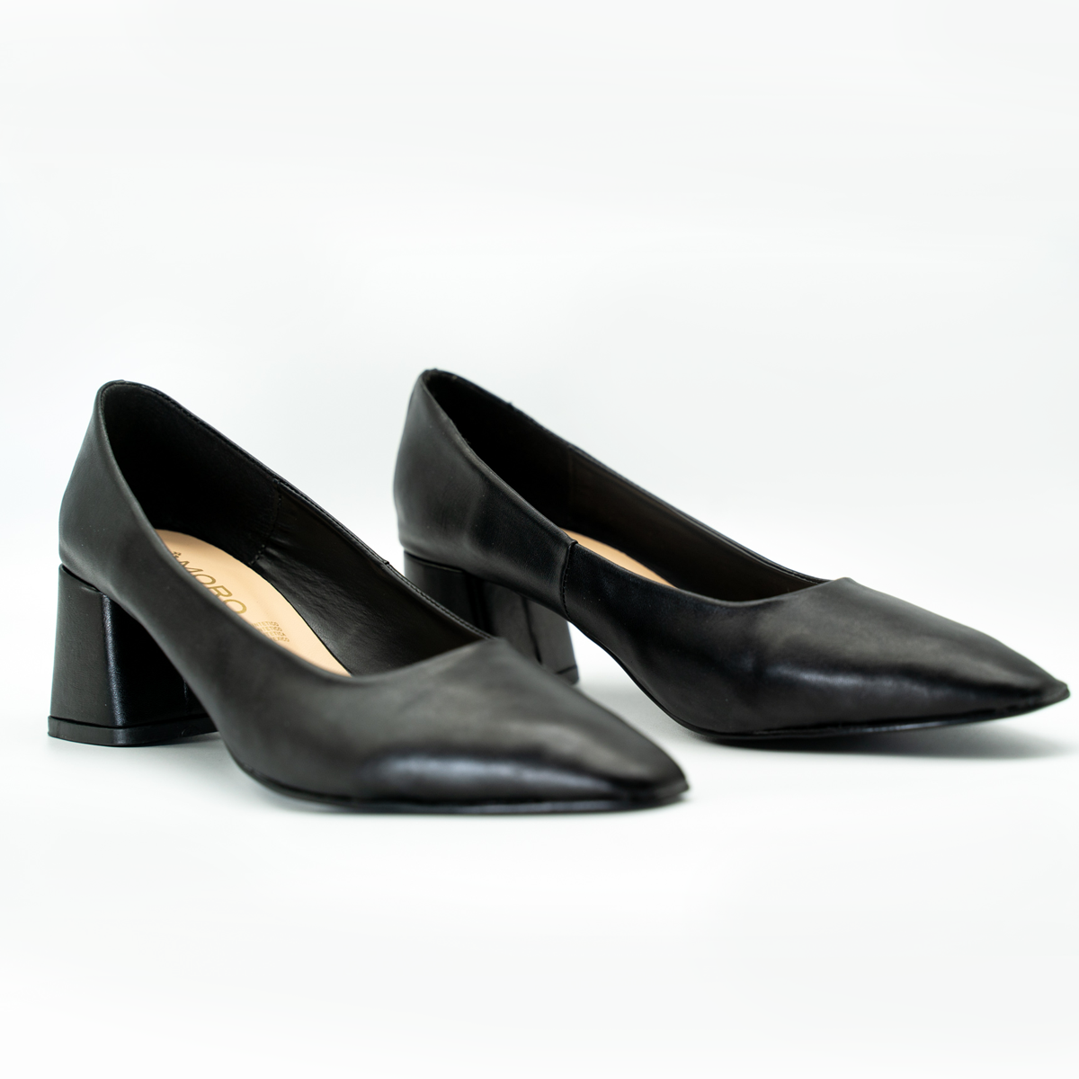 zapatilla ejecutiva puntal tacon ancho negro -85