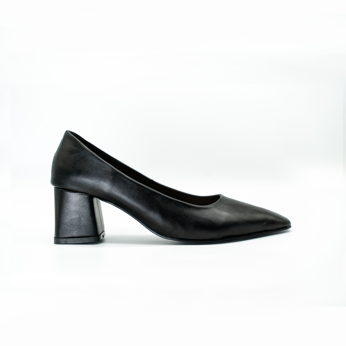 zapatilla ejecutiva puntal tacon ancho negro -85
