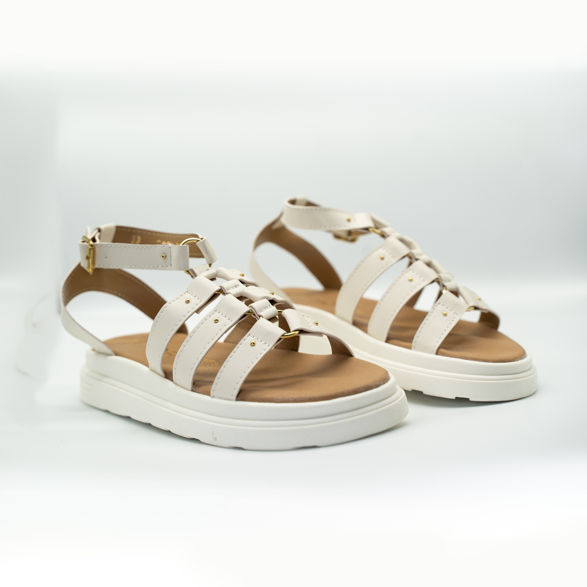 Sandalia De Estoperoles Con Plataforma- Latte -32