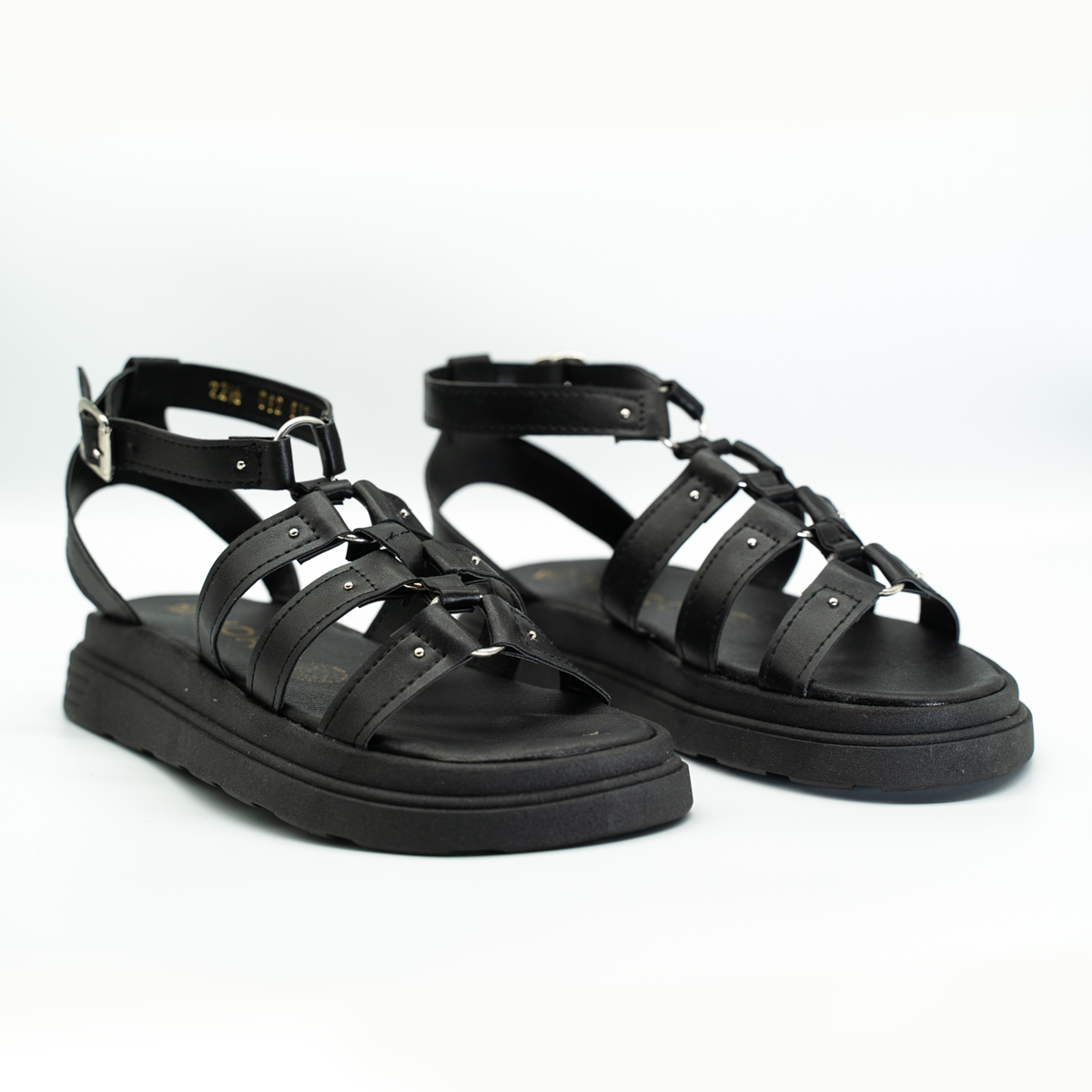 Sandalia De Estoperoles Con Plataforma- Negro-32