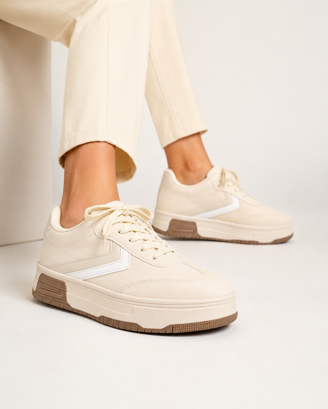 Tenis con Plataforma Corrida Básico para Mujer-14 | Latte