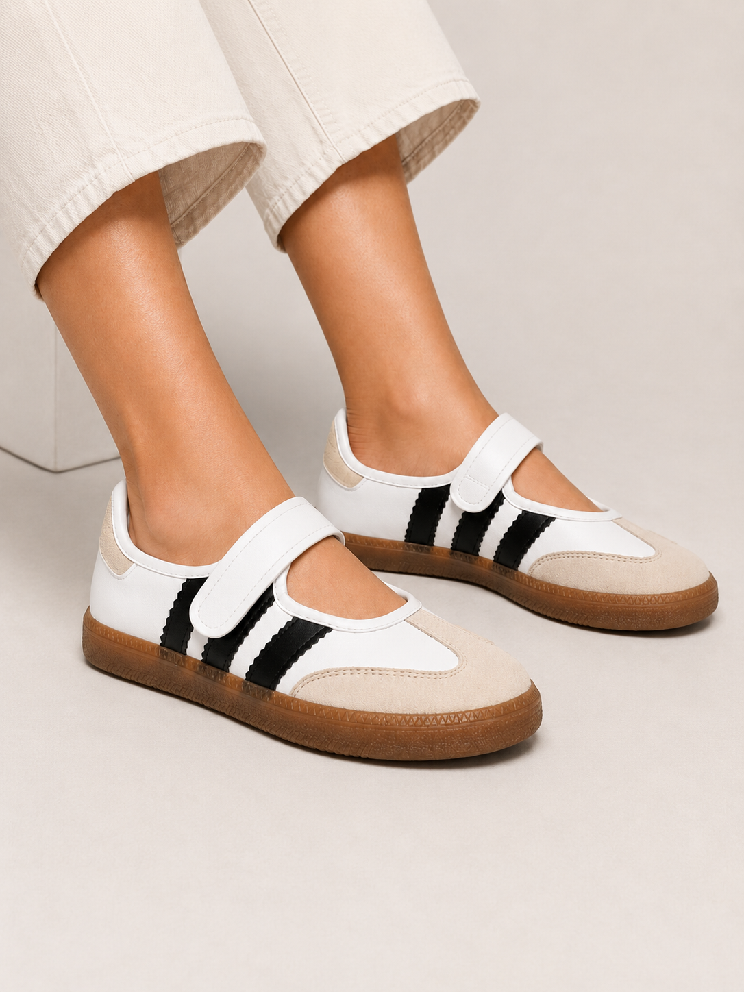 Tenis Flat Estilo Retro Deportivo con Broche para Mujer-01 | Blanco