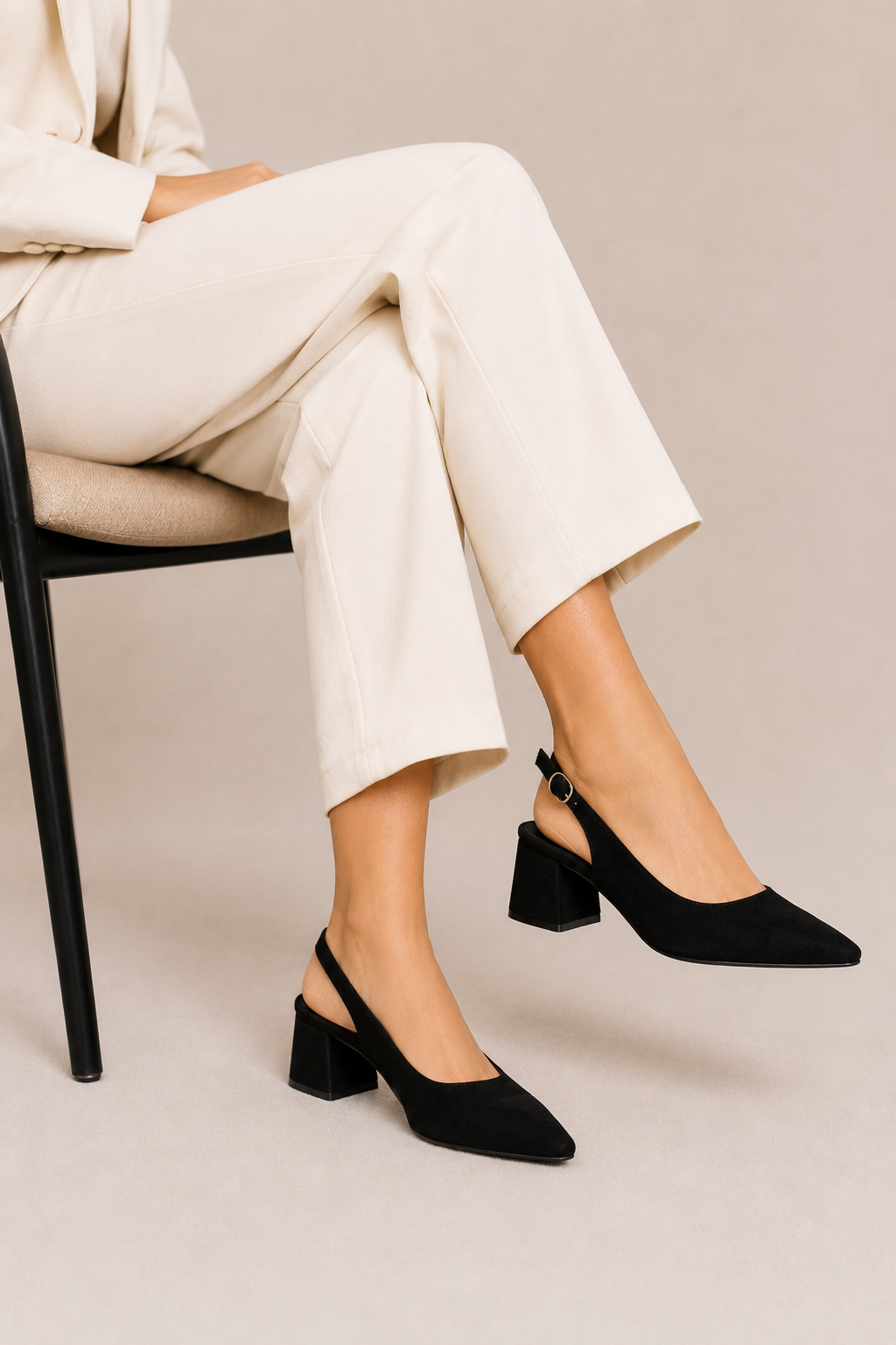 Zapatilla Slingback Buck Negro Destalonado -13