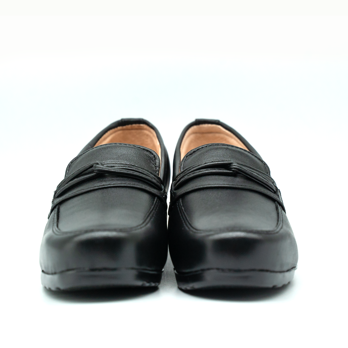 Mocasín de descanso con detalle frontal- Negro-73