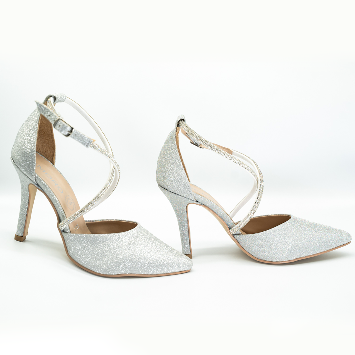 Zapatilla Puntal Elegante De Tiras Con Pedrería Tacón Fino Plateado-25
