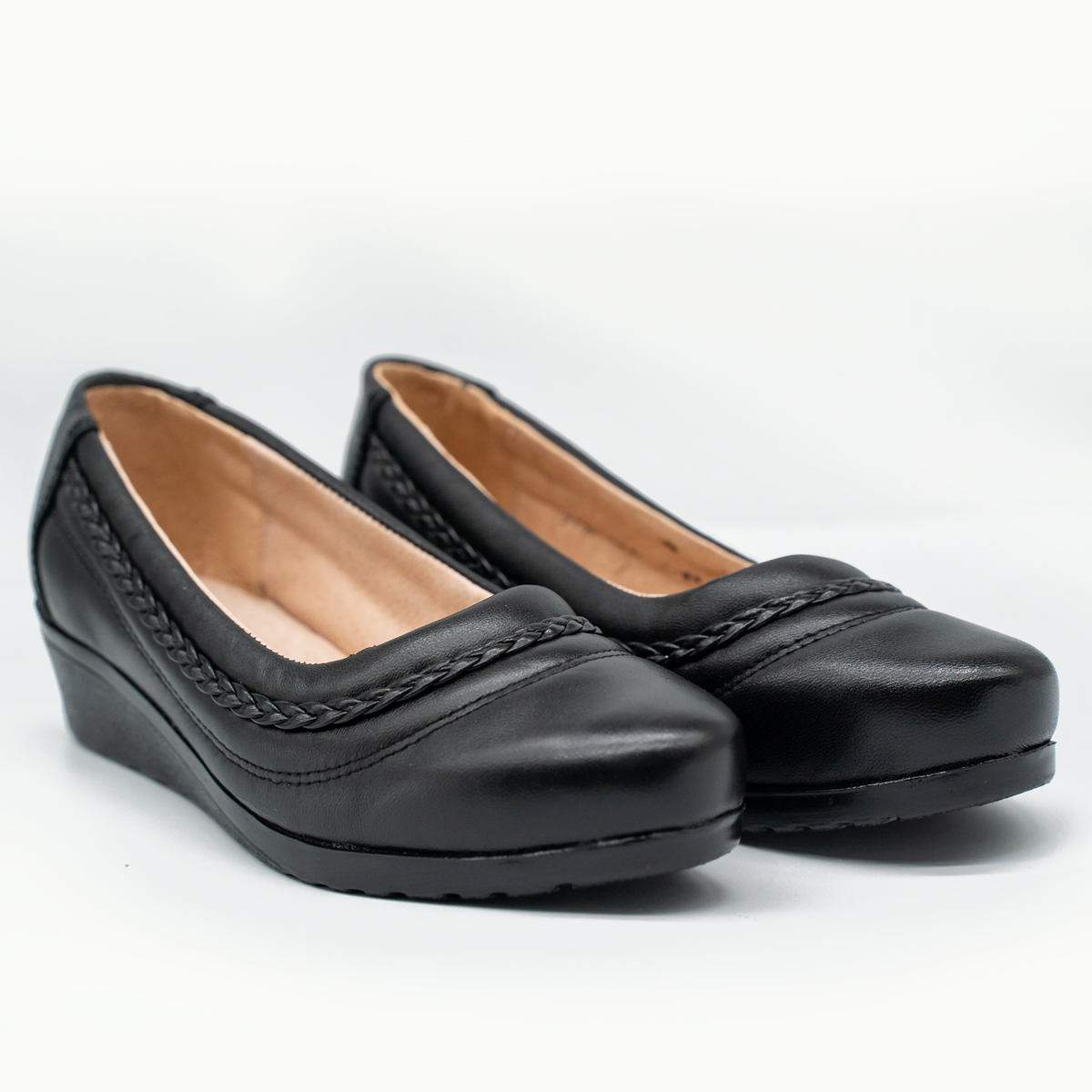 Mocasín negro de confort con detalle trenzado-70