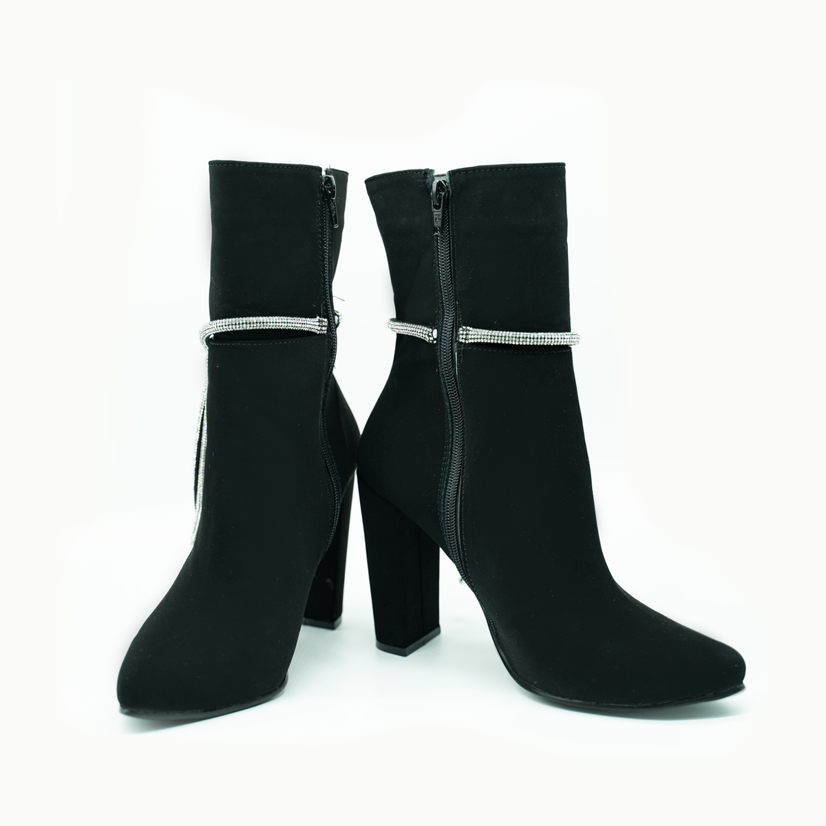 Bota Negra con Cadena de pedreria – 71