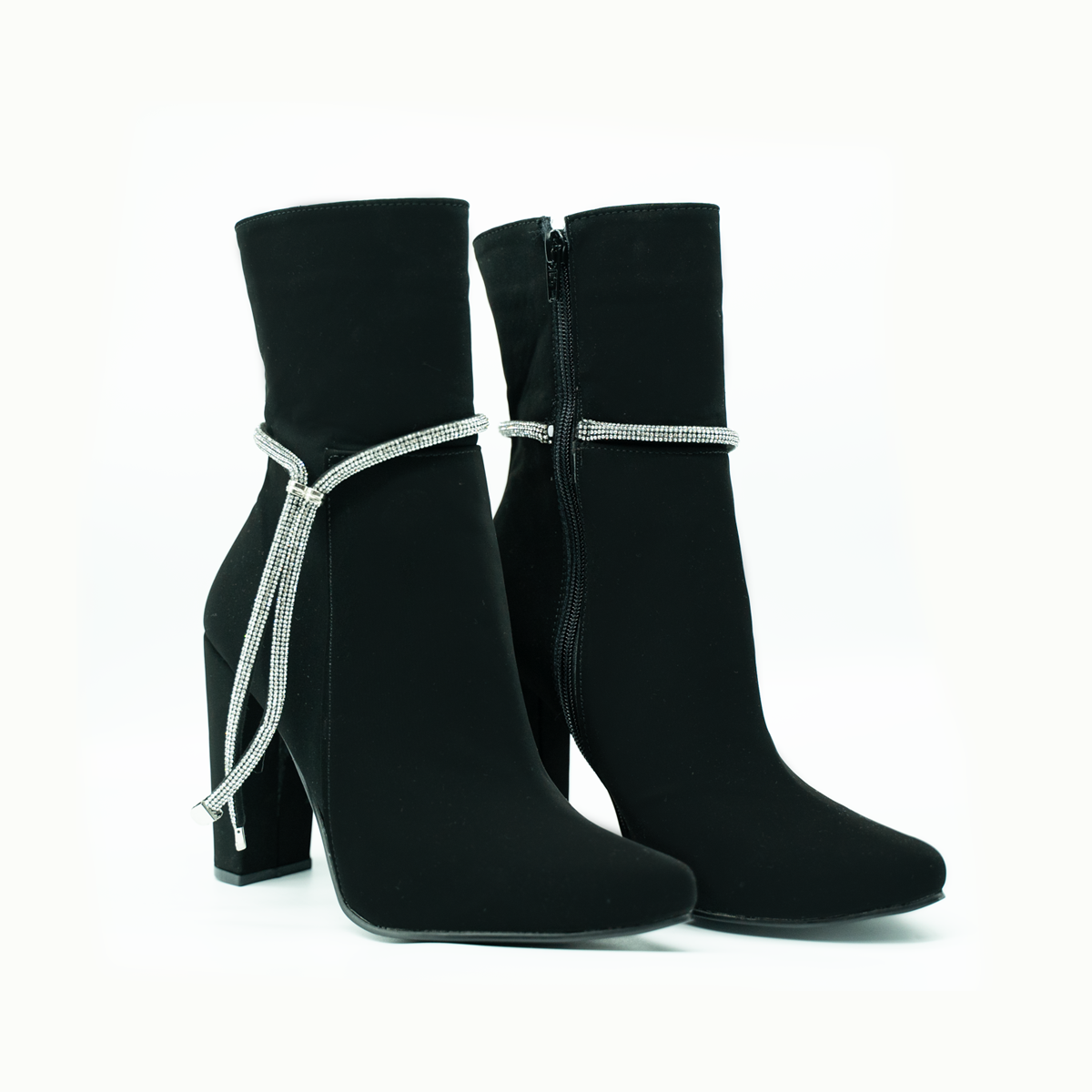 Bota Negra con Cadena de pedreria – 71