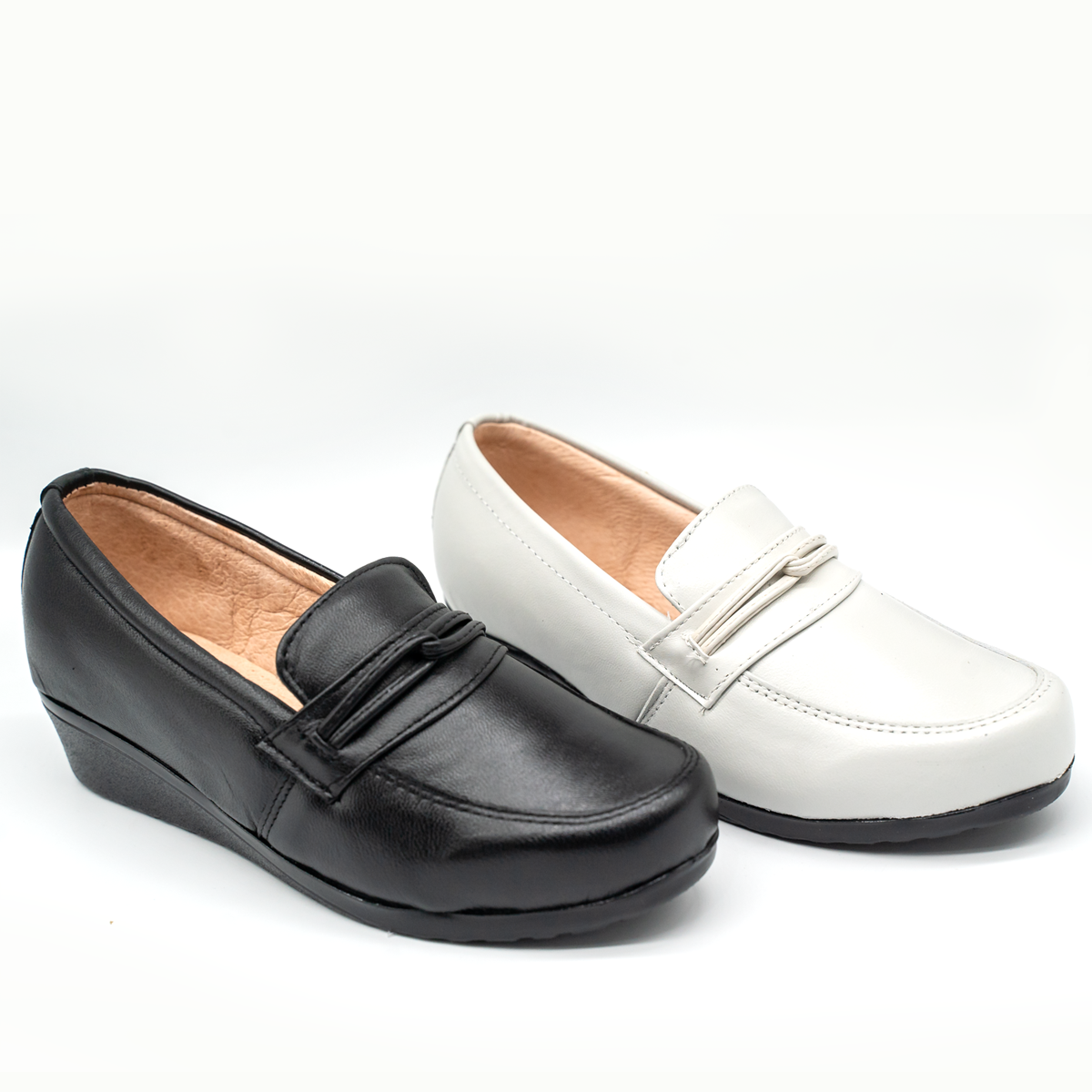 Mocasín de descanso con detalle frontal- Negro-73