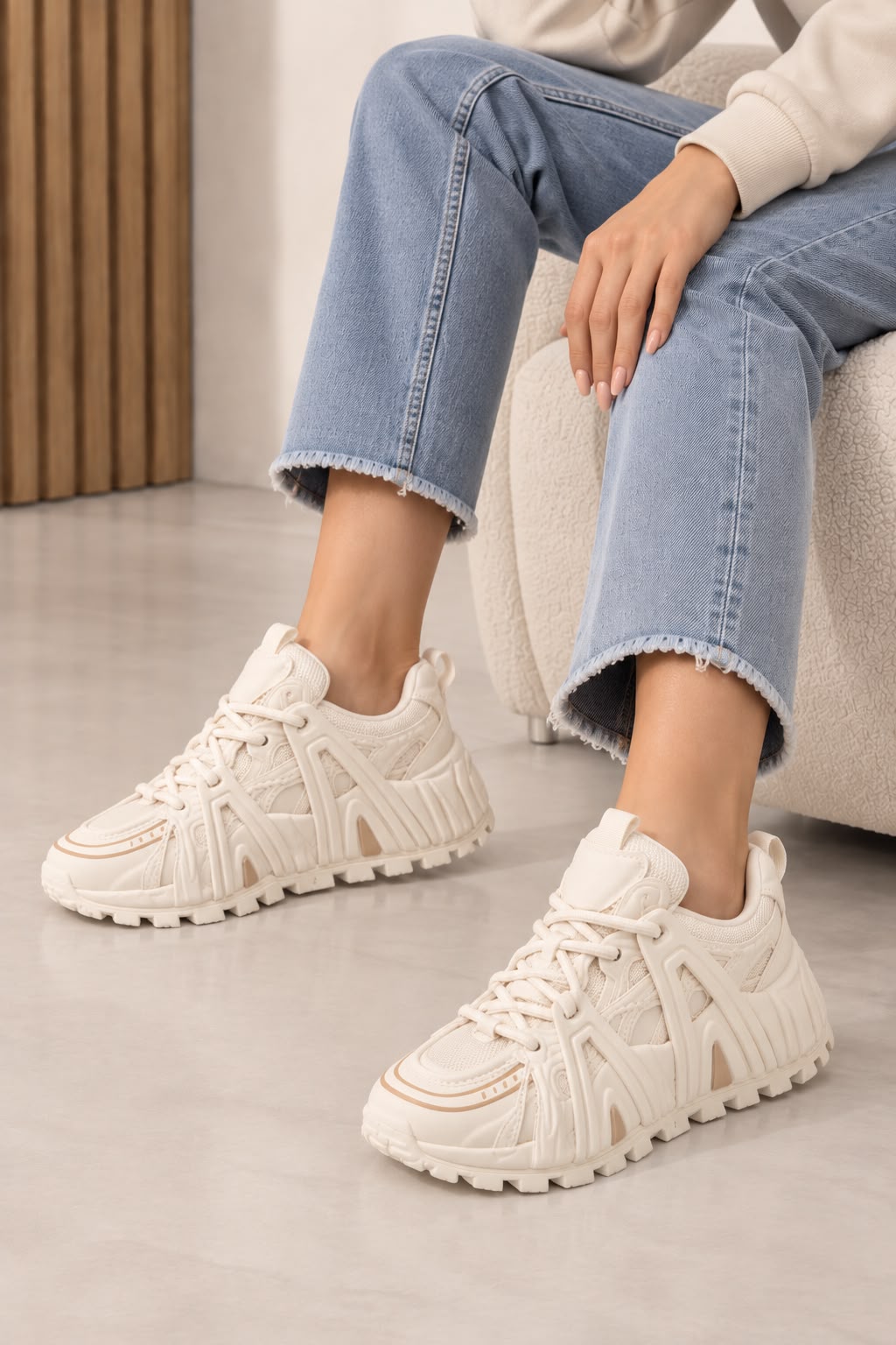 Tenis con Plataforma Corrida Antiderrapante - Latte