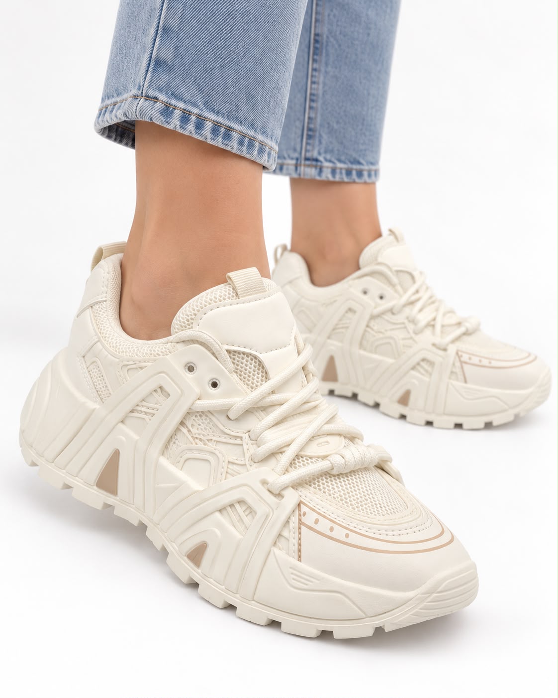 Tenis con Plataforma Corrida Antiderrapante - Latte