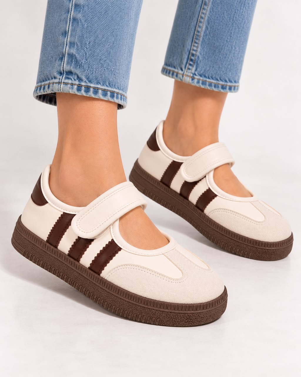 Tenis Flat Estilo Retro Deportivo con Broche 1CM para Mujer-03| Cafe Latte