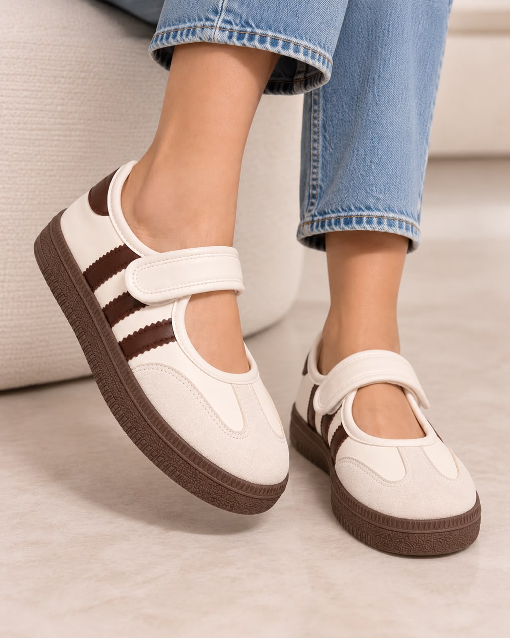 Tenis Flat Estilo Retro Deportivo con Broche 1CM para Mujer-03| Cafe Latte