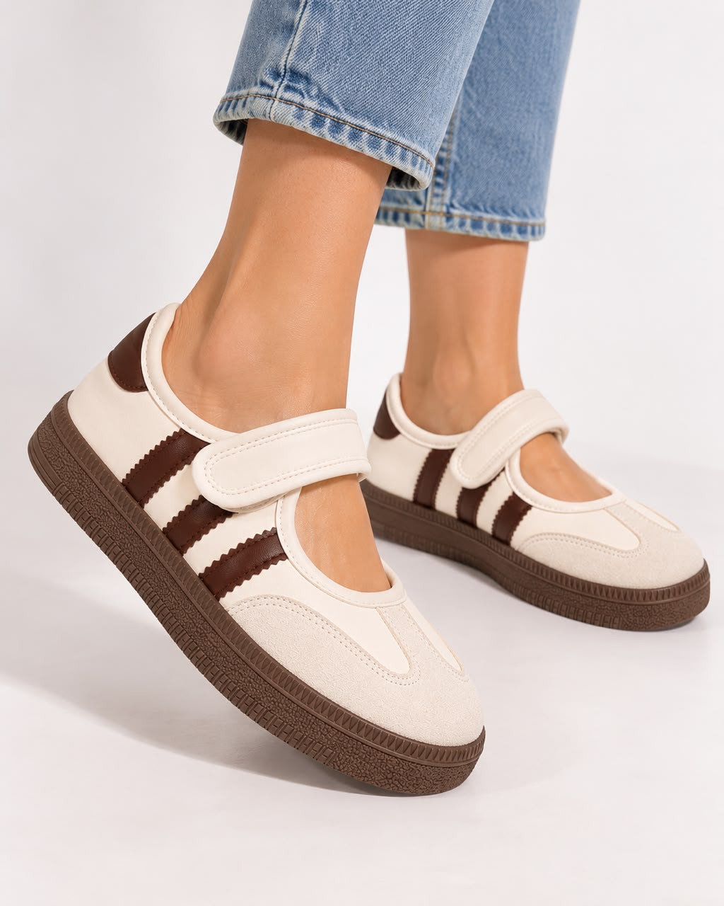 Tenis Flat Estilo Retro Deportivo con Broche 1CM para Mujer-03| Cafe Latte