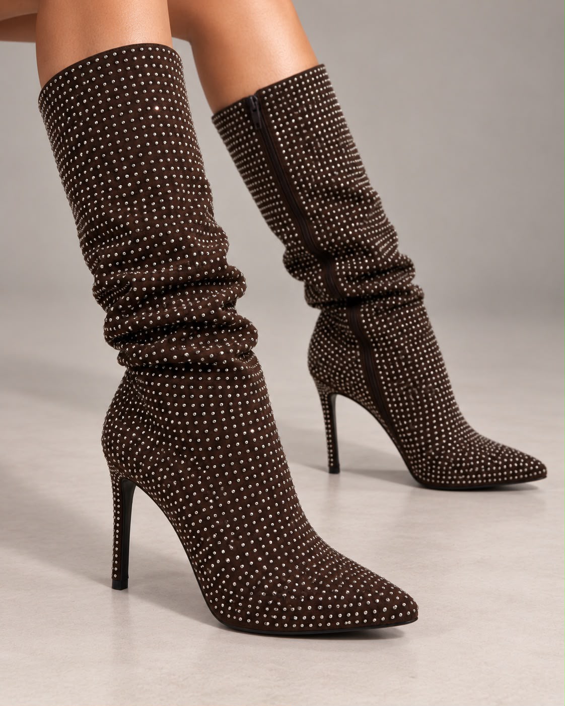 Bota Cafe Larga De Pedreria Tacon De Aguja Comoda 10 CM Para Mujer