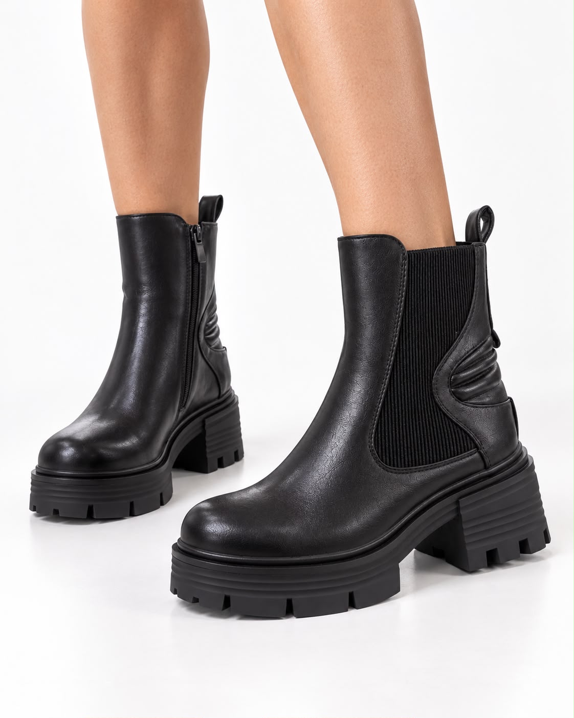 Botín De Plataforma Corrida Con Helastcio 5CM- Negro
