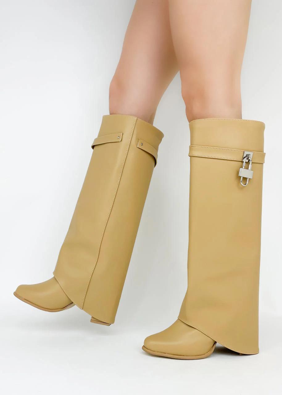 Botas Altas con Detalle de Candado-Cafe-37