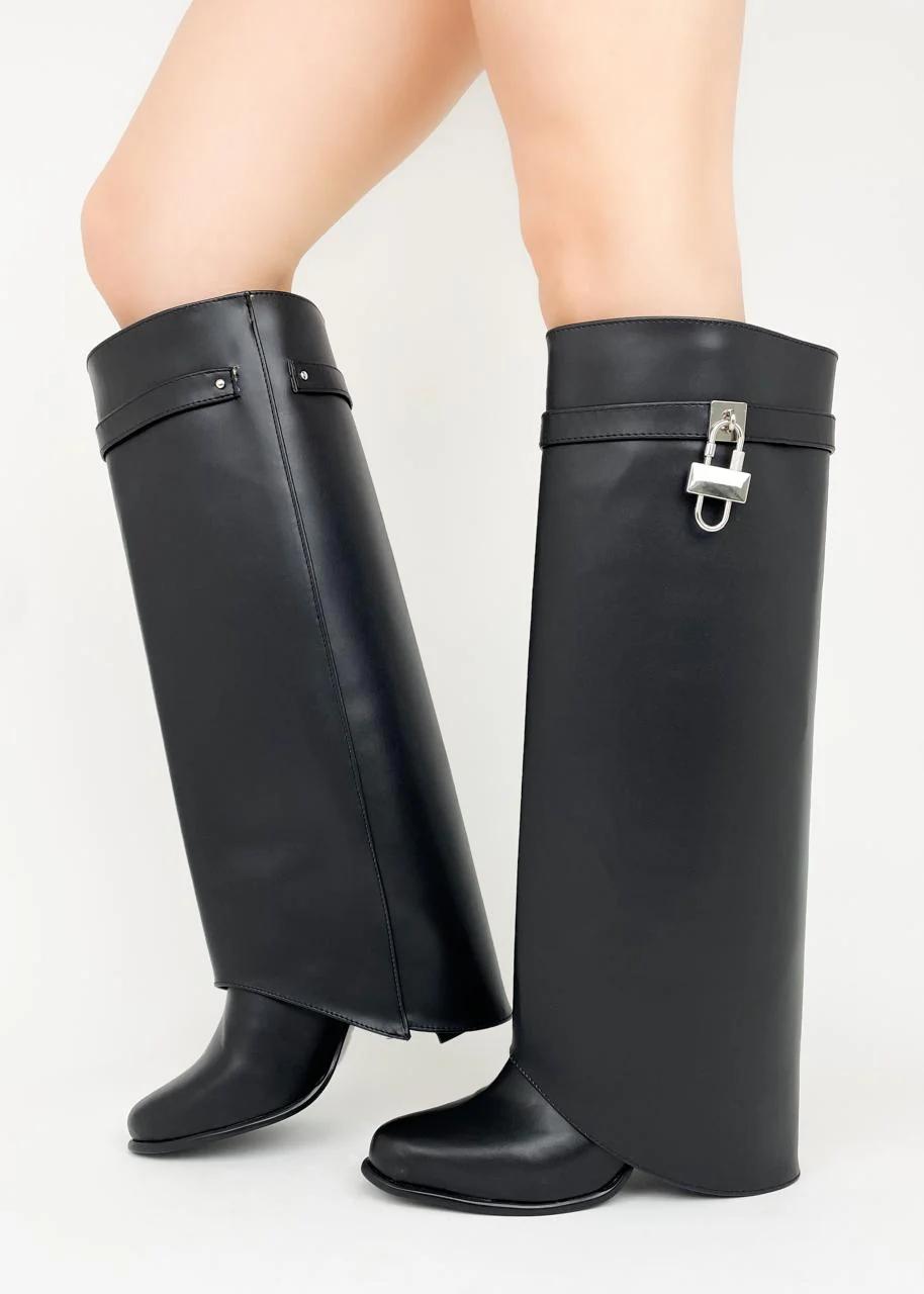Botas Altas con Detalle de Candado-Bnco -37