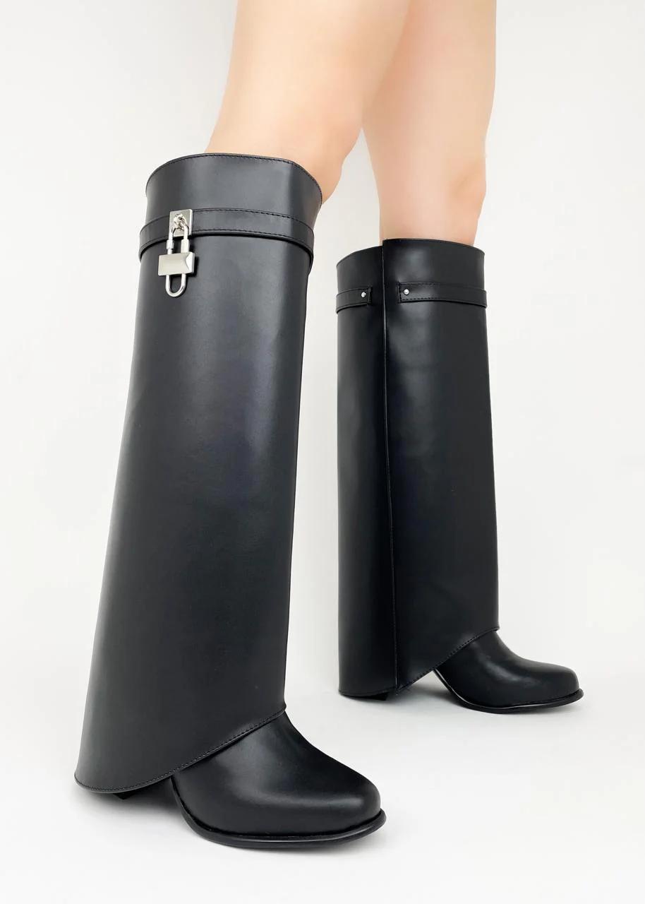 Botas Altas con Detalle de Candado-Cafe-37